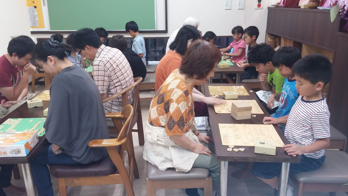 親子で一緒に学べます